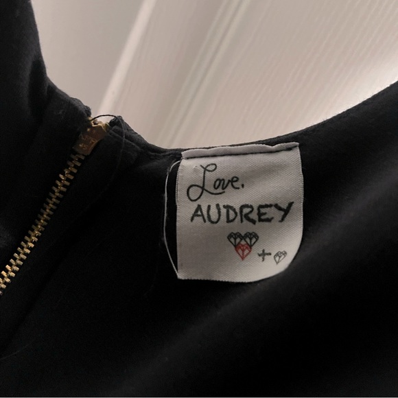 Cut Out Dress - Picture 3 of 4